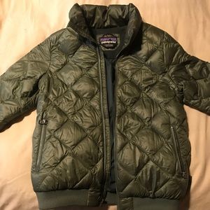 Green Patagonia quilted down coat